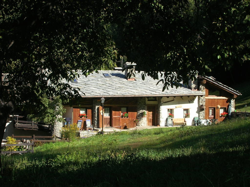 Les Chevreuils Panzió Introd Kültér fotó